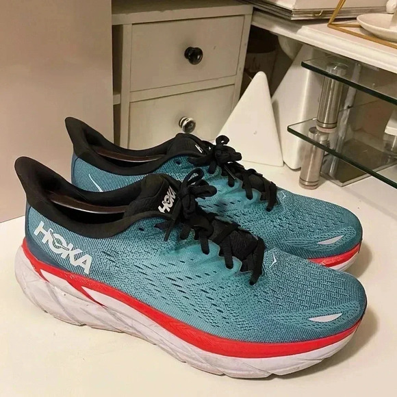 Clifton 8 Running shoes are soft and extremely comfy - Picture 1 of 14